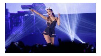 Ariana Grande lloró al recordar tragedia de Manchester