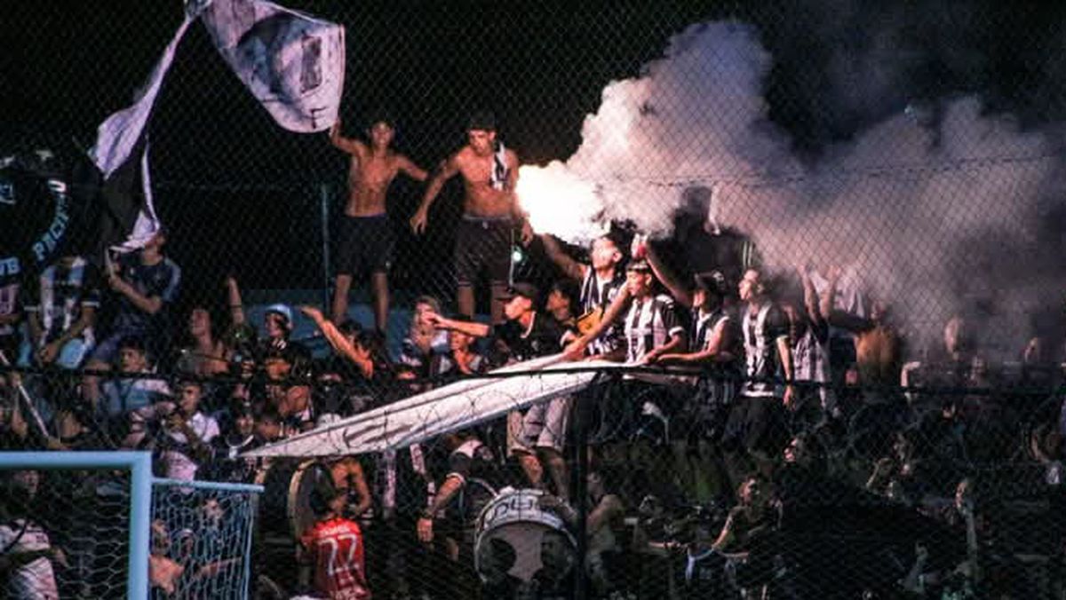 Los hinchas del Lobo sueñan con el ascenso al Federal A. Los hinchas del Lobo sueñan con el ascenso al Federal A.