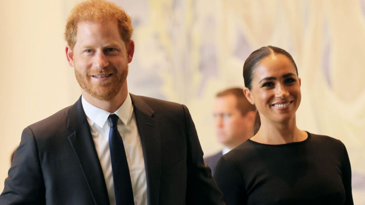 Harry y su esposa Meghan. La esposa del príncipe se quedará en California con sus hijos y no estará presente en la coronación de Carlos