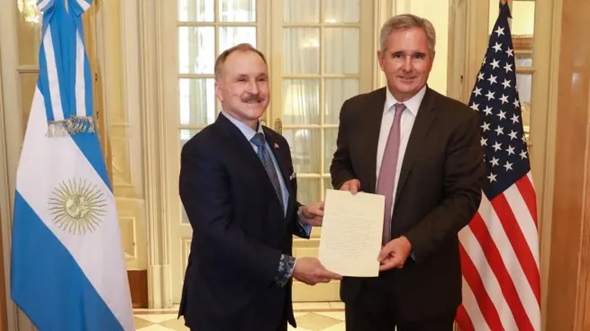 El embajador de Estados Unidos, Peter Lamelas junto al Canciller Pablo Quirno, quien habló de la posción de Argetina en la guerra de Medio Oriente.