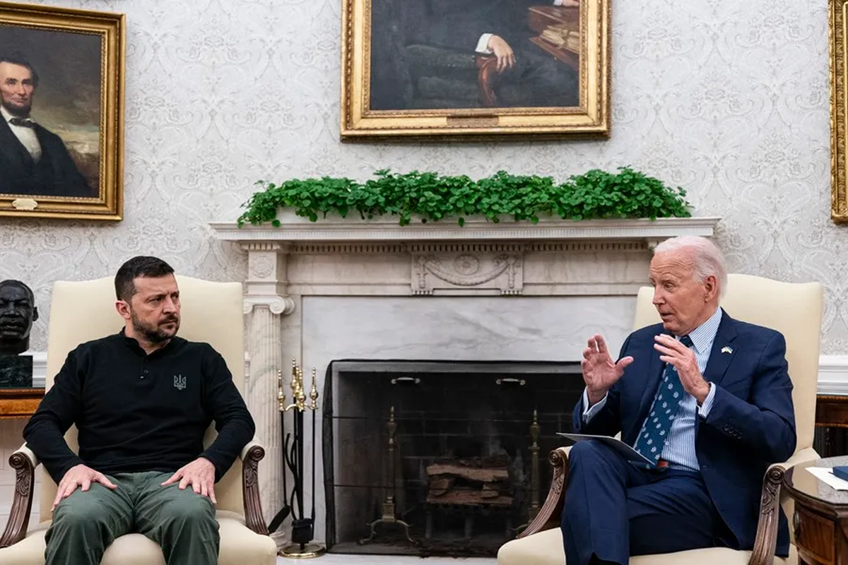 El presidente de Ucrania Volodimir Zelenski y el presidente de Estados Unidos Joe Biden