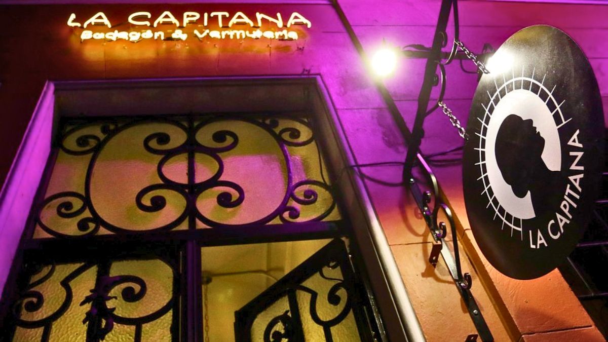 El bodegón La Capitana es un sincero homenaje al peronismo con comida. El bodegón La Capitana es un sincero homenaje al peronismo con comida.