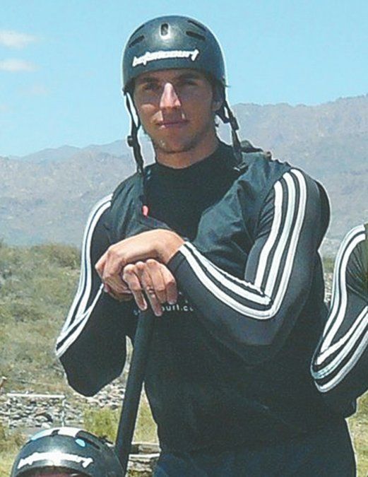 Matías Quiroga era el mayor de dos hermanos. Tras su asesinato, sus padres comenzaron una lucha para conseguir Justicia. Matías Quiroga era el mayor de dos hermanos. Tras su asesinato, sus padres comenzaron una lucha para conseguir Justicia.