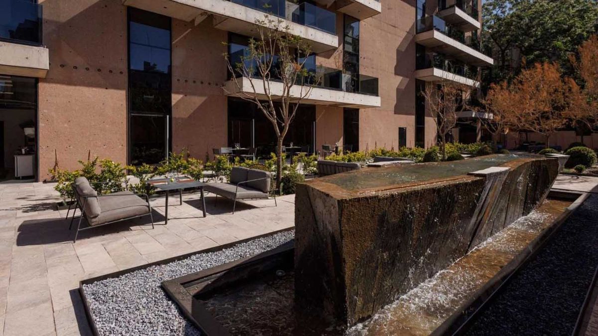 El Hualta Hotel Mendoza, situado en pleno corazón de la ciudad, ofrece un servicio distinguido para el turista u su mascota El Hualta Hotel Mendoza, situado en pleno corazón de la ciudad, ofrece un servicio distinguido para el turista u su mascota