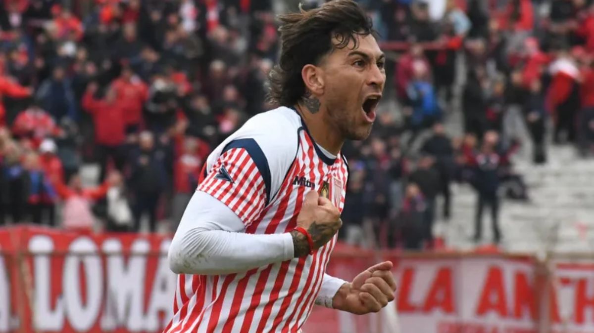 El mendocino Mauricio Asenjo le dio la victoria a Los Andes con un golazo en el primer tiempo. El mendocino Mauricio Asenjo le dio la victoria a Los Andes con un golazo en el primer tiempo.