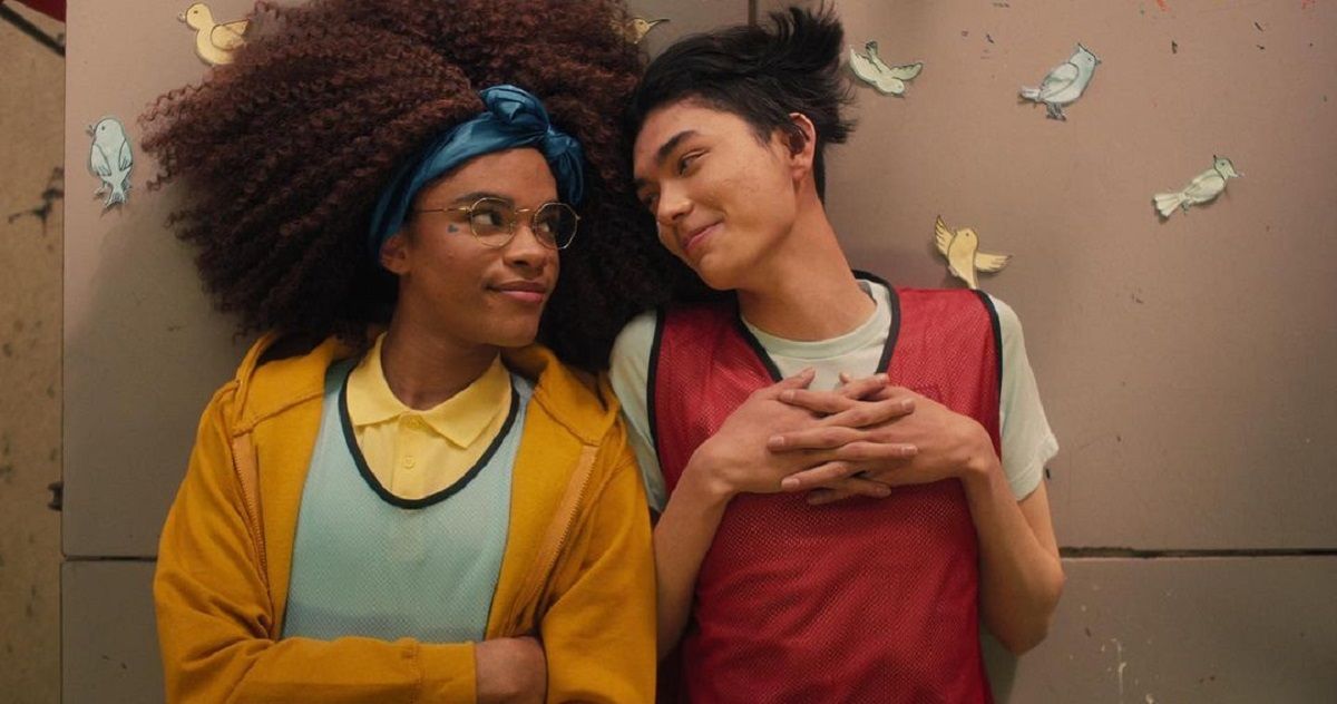 Yasmin Finney y William Gao, protagonistas de la miniserie Heartstopper en Netflix.