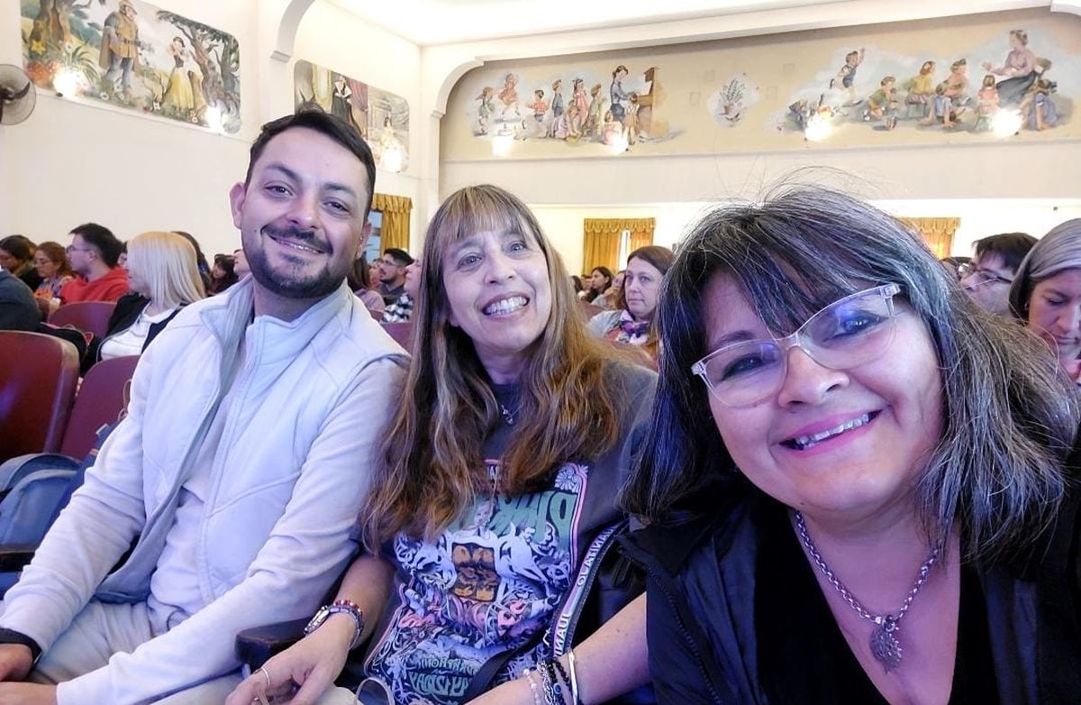 Directivos de las escuelas que participan de la campaña solidaria para ayudar a los damnificados por las inundaciones en Bahía Blanca. Directivos de las escuelas que participan de la campaña solidaria para ayudar a los damnificados por las inundaciones en Bahía Blanca.