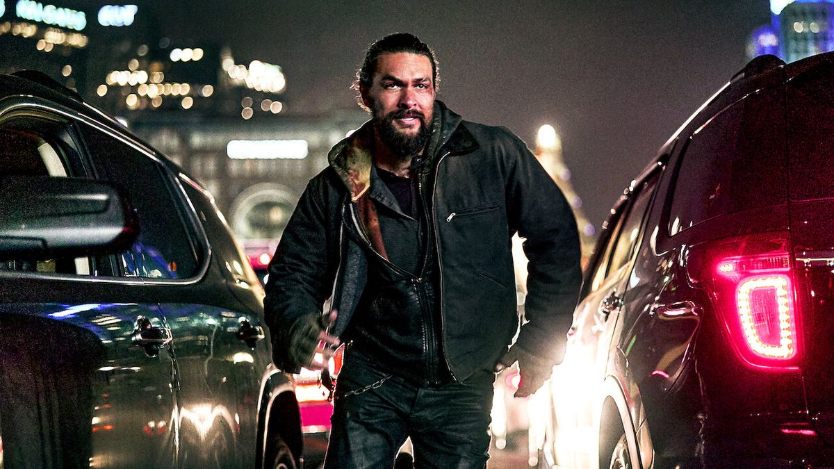 Streaming. Jason Momoa la rompe con un trhiller frenético en Netflix.