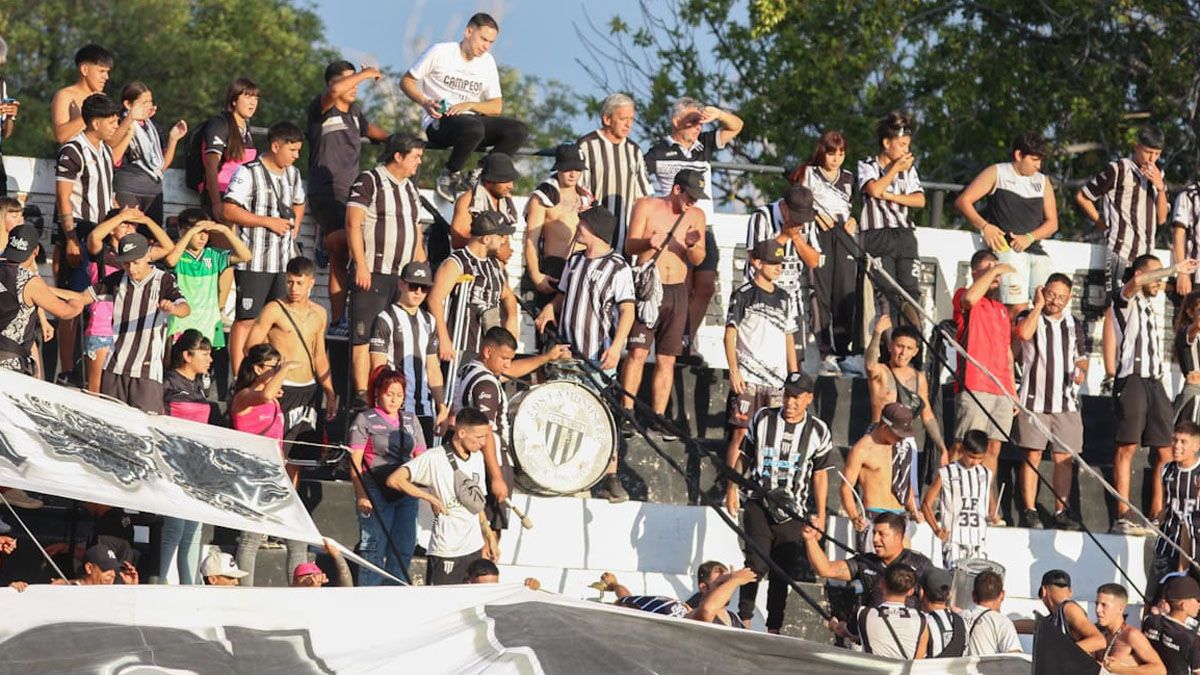 Los 33 disfrutaron una nueva victoria en casa (UNO/Nicolás Ríos) Los 33 disfrutaron una nueva victoria en casa (UNO/Nicolás Ríos)