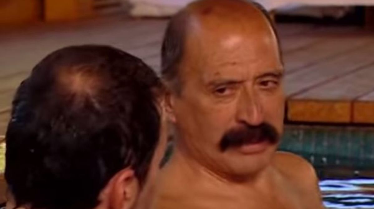 ¿No hay un piquito para mí? José Andrada protagonizó uno de los mejores capítulos de Los simuladores en la piel de un empresario mexicano. ¿No hay un piquito para mí? José Andrada protagonizó uno de los mejores capítulos de Los simuladores en la piel de un empresario mexicano.