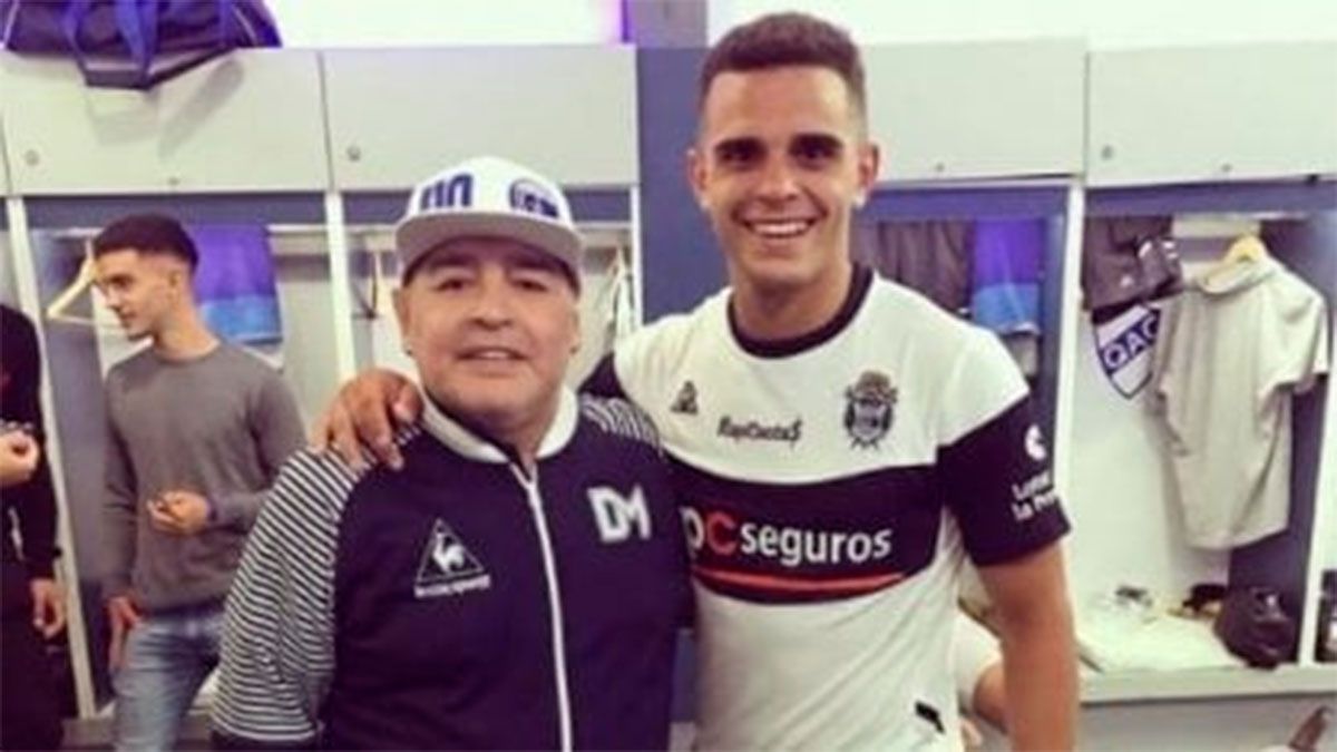 Un jugador de Gimnasia se hizo un genial tatuaje de Maradona