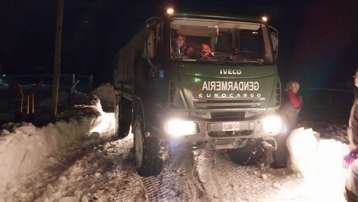 Los 15 alumnos y las 10 maestras estaban en perfecto estado de salud. Los 15 alumnos y las 10 maestras estaban en perfecto estado de salud.