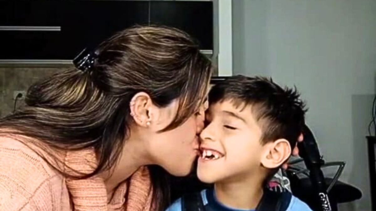 Daiana, mamá de Morrison, busca darle una mejor calidad de vida a su hijo y para esto, considera que el tratamiento de México es la mejor opción. Daiana, mamá de Morrison, busca darle una mejor calidad de vida a su hijo y para esto, considera que el tratamiento de México es la mejor opción.