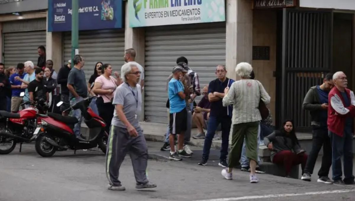 Venezolanos hicieron fila en los supermercados para stockearse tras la ca&iacute;da de Nicol&aacute;s Maduro.