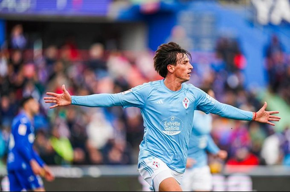 Tadeo Allende jugando para el Celta de Vigo de España. Tadeo Allende jugando para el Celta de Vigo de España.