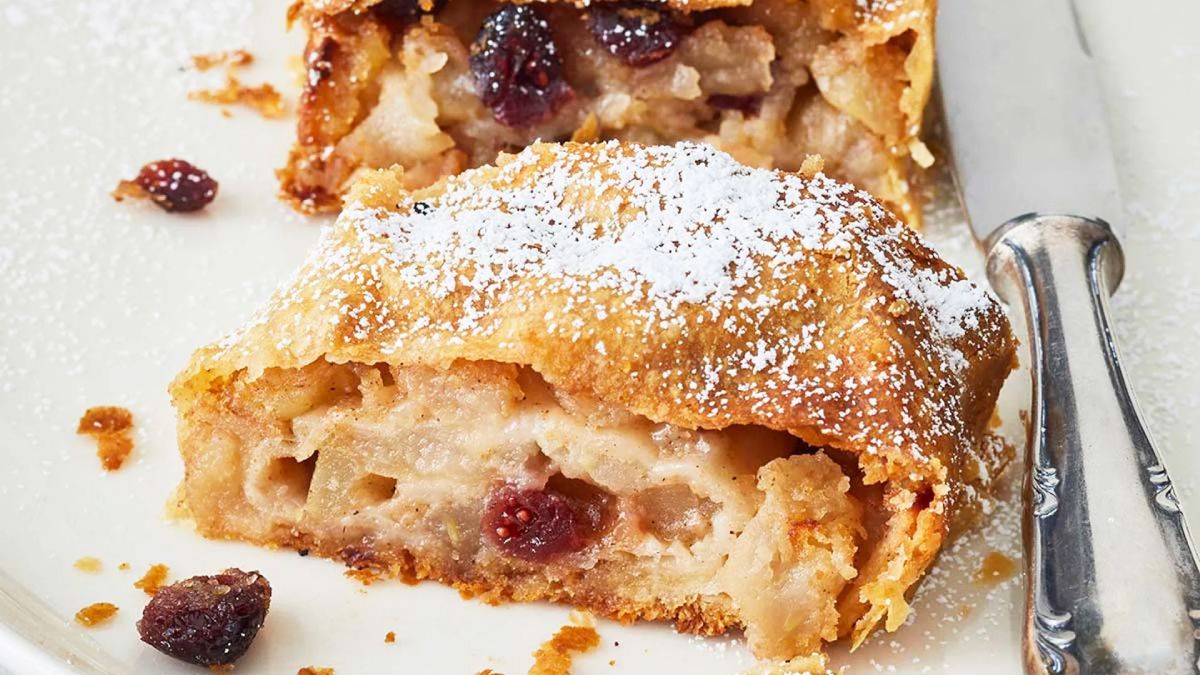 Recetas: cómo hacer un strudel de manzanas sabroso y con masa crujiente en solo 15 minutos. Recetas: cómo hacer un strudel de manzanas sabroso y con masa crujiente en solo 15 minutos.
