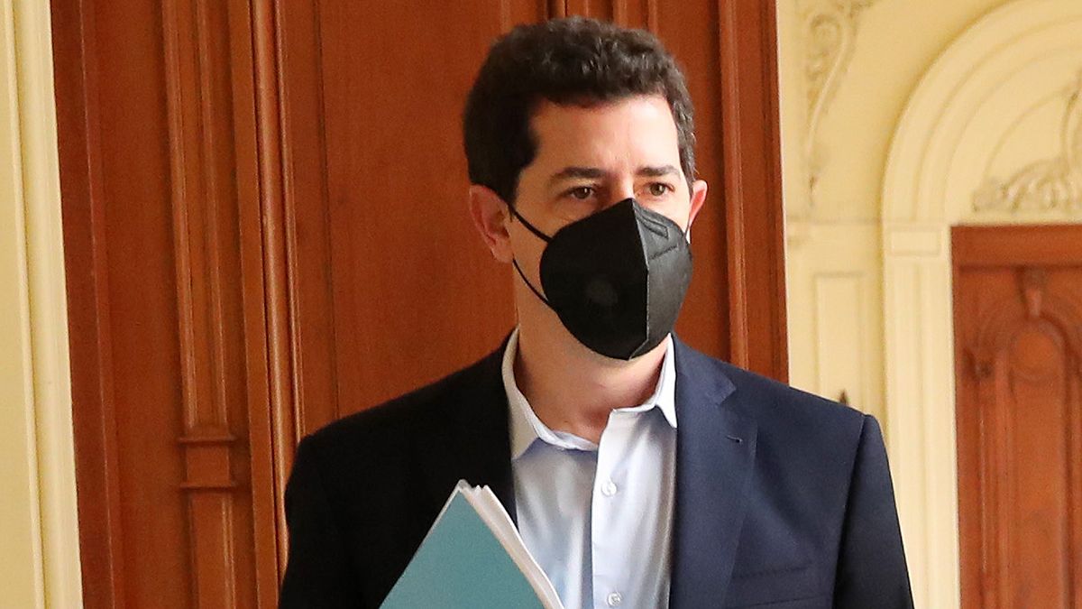 El ministro del Interior, Eduardo Wado de Pedro se refirió a las promesas incumplidas de Macri sobre el Impuesto a las Ganancias.