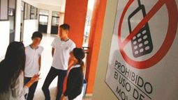 El colegio de Chacras se suma al San Luis Gonzaga que este año tomó la misma medida de prohibir el uso de celulares a sus alumnos durante la permanencia en la institución. El colegio de Chacras se suma al San Luis Gonzaga que este año tomó la misma medida de prohibir el uso de celulares a sus alumnos durante la permanencia en la institución.