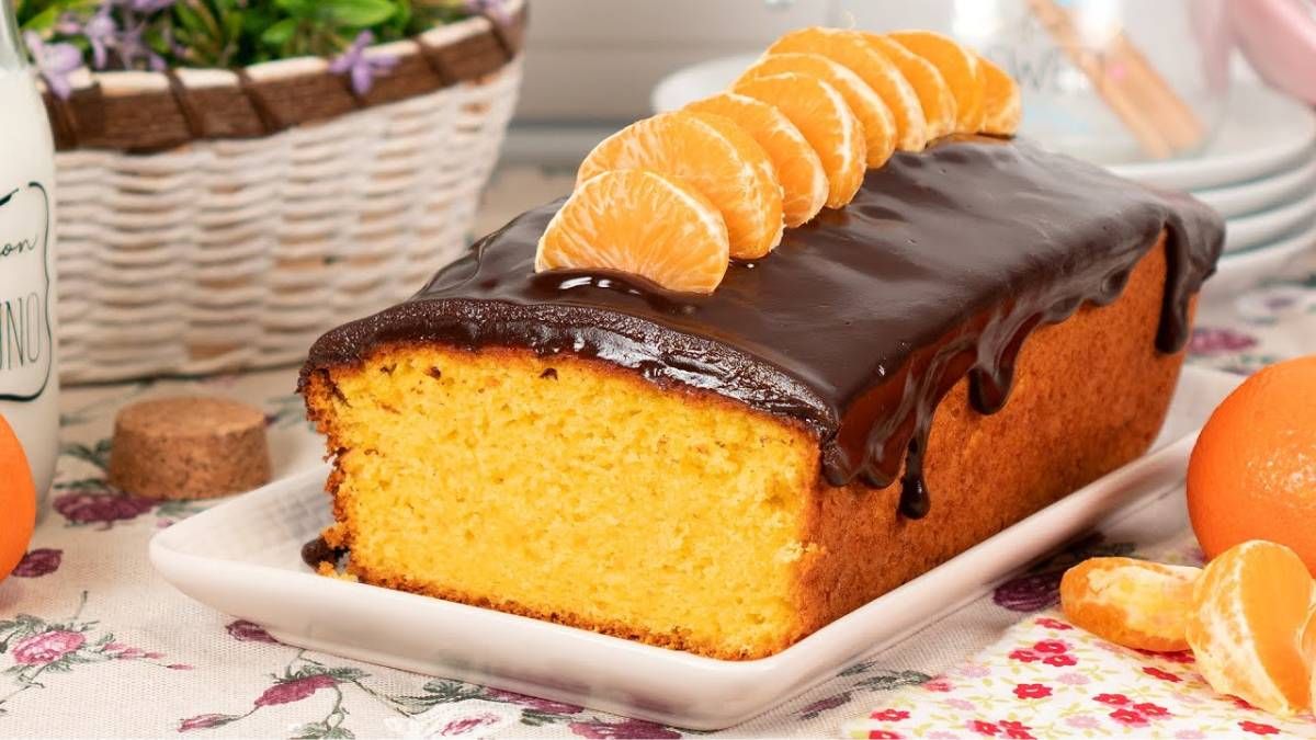 Budín de mandarinas delicioso, una de las recetas en licuadora más fáciles.