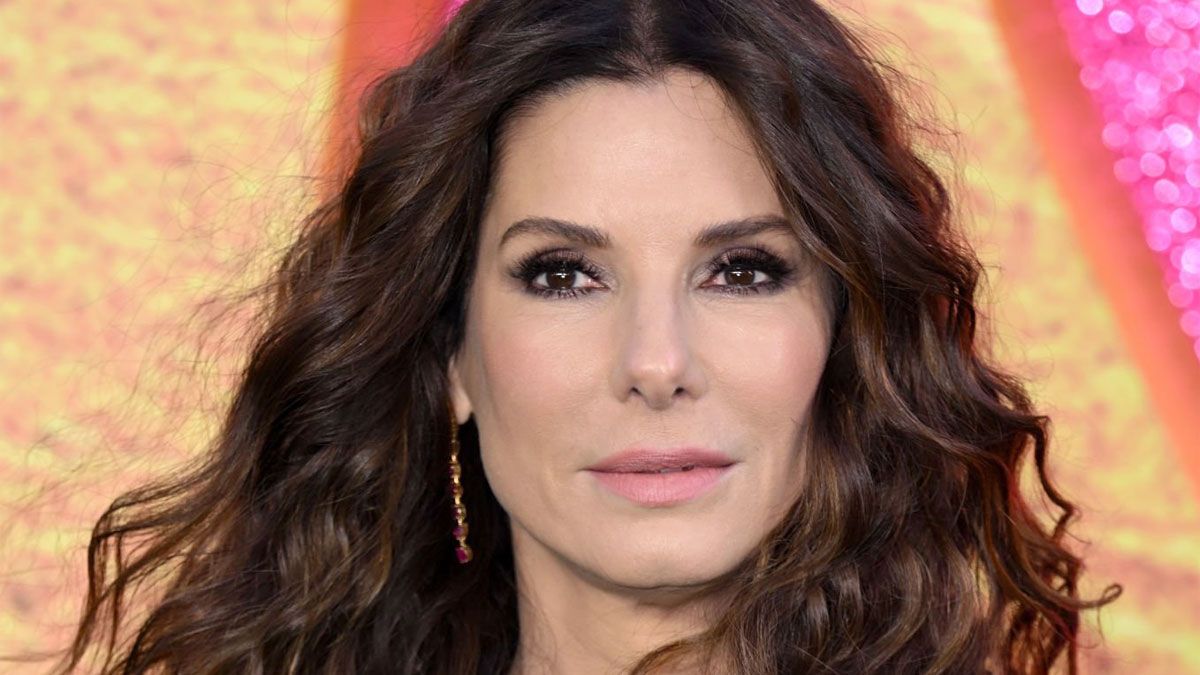 La actriz Sandra Bullock interpreta a Loretta Sage en la película de Netflix.