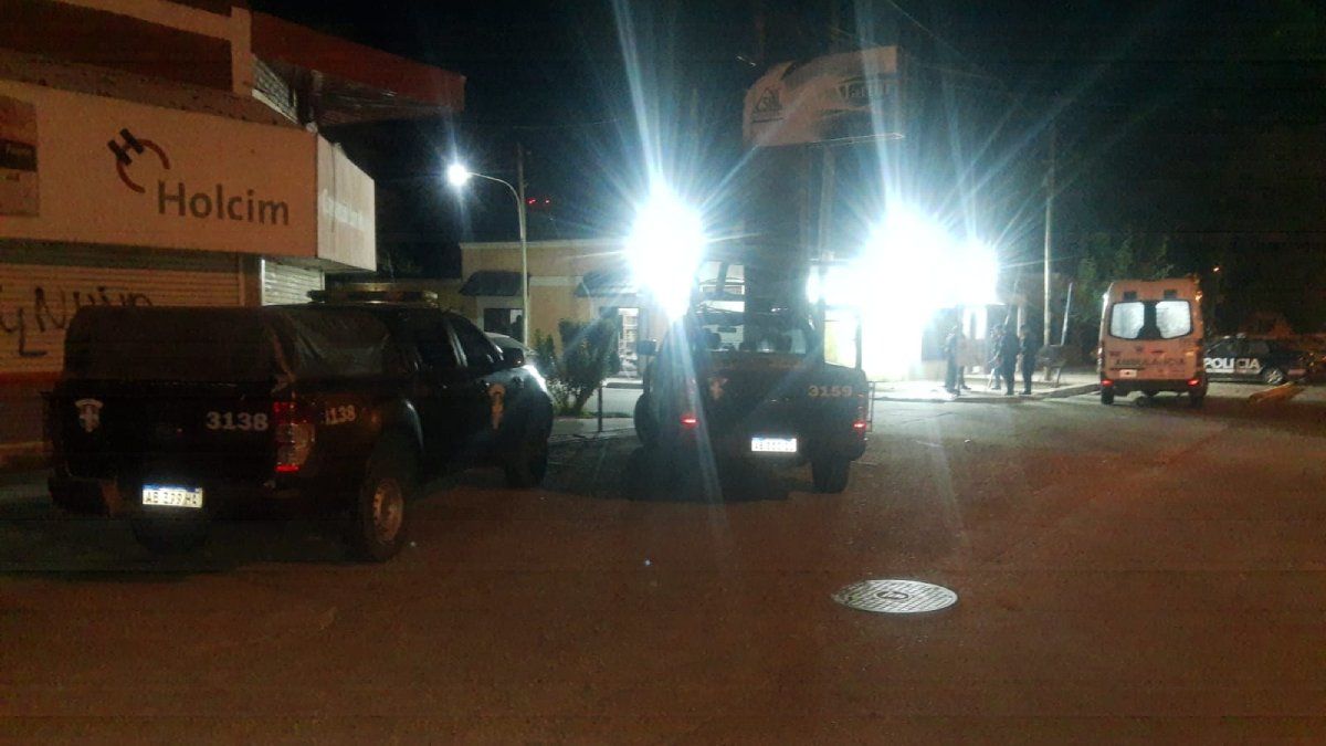 El hombre estuvo atrincherado en su casa de Las Heras.