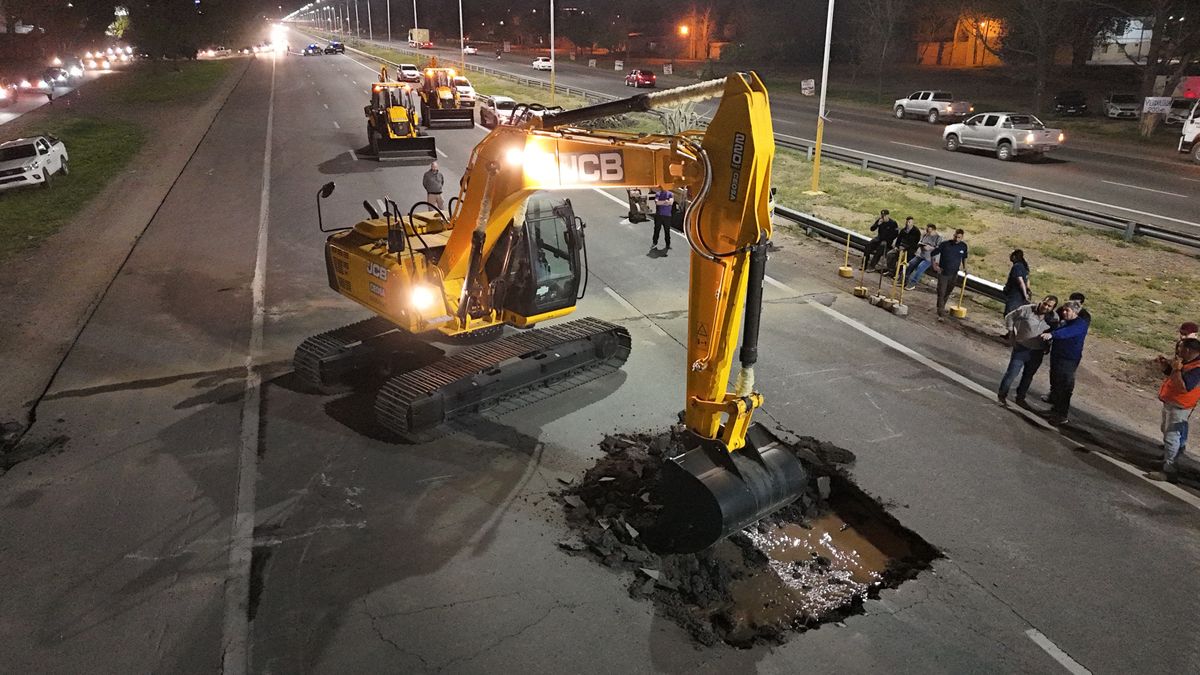 Los trabajos en el Acceso Sur iniciaron durante la madrugada del martes. Los trabajos en el Acceso Sur iniciaron durante la madrugada del martes.