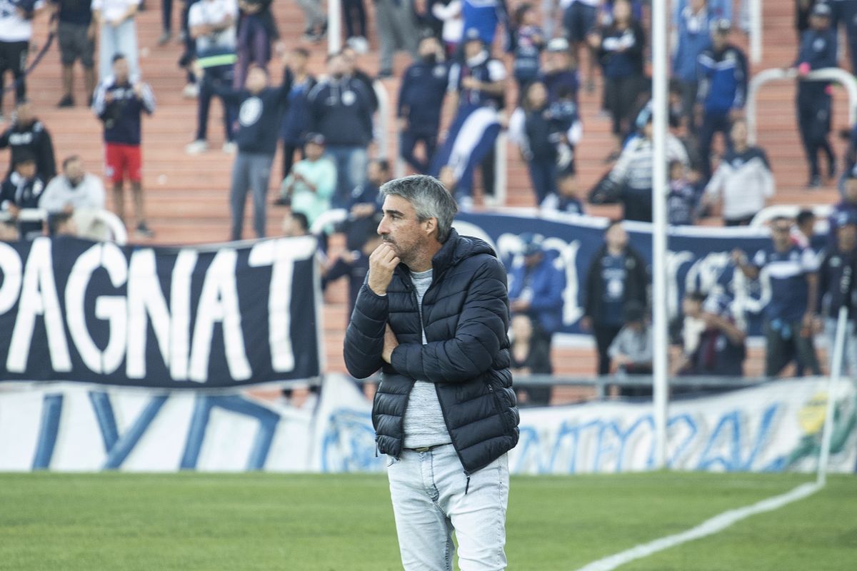 Gabriel Gómez sigue en Villa Ramallo, esperando por la recuperación de su esposa Pilar.