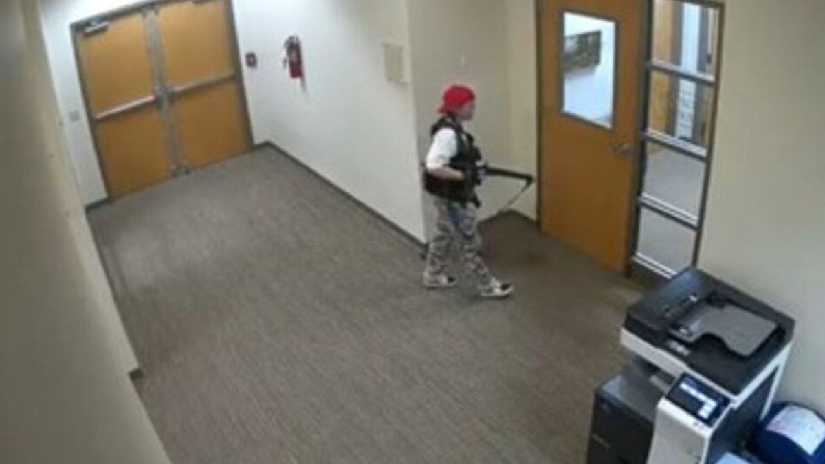 Video: así ingresó a la escuela de Nashville la tiradora que mató a seis personas