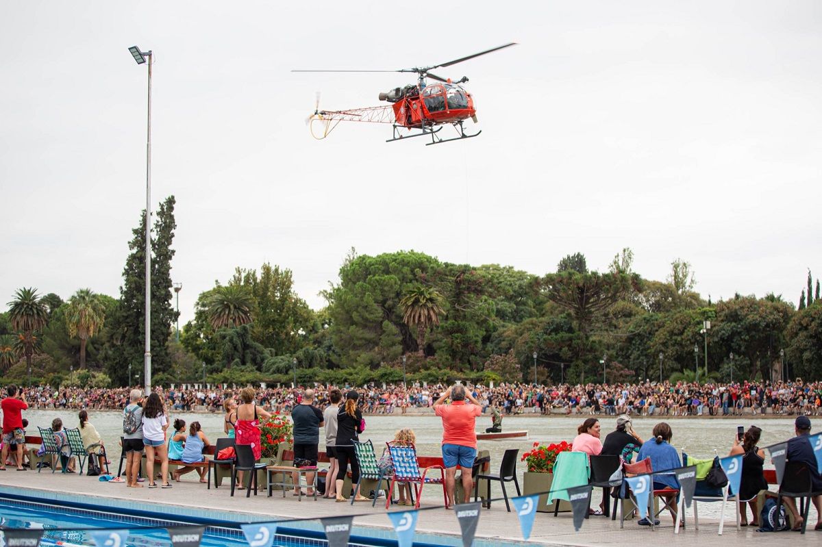 Club Mendoza de Regatas realizó con gran éxito el Festival Aéreo y Acuático Regatas Vuela 2024.