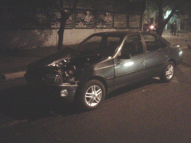 Un policía chocó con su auto a un fiscal que circulaba en su moto por Capital