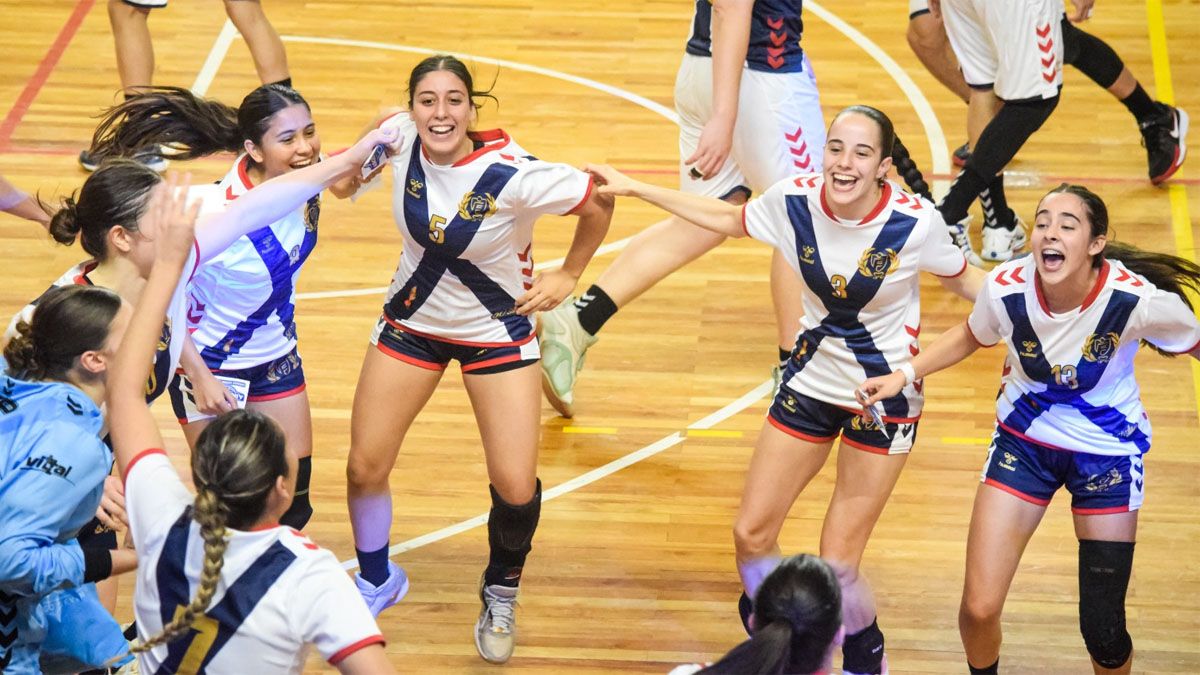 La selección femenina de Metropolitana ganó el campeonato argentino juvenil de handball.