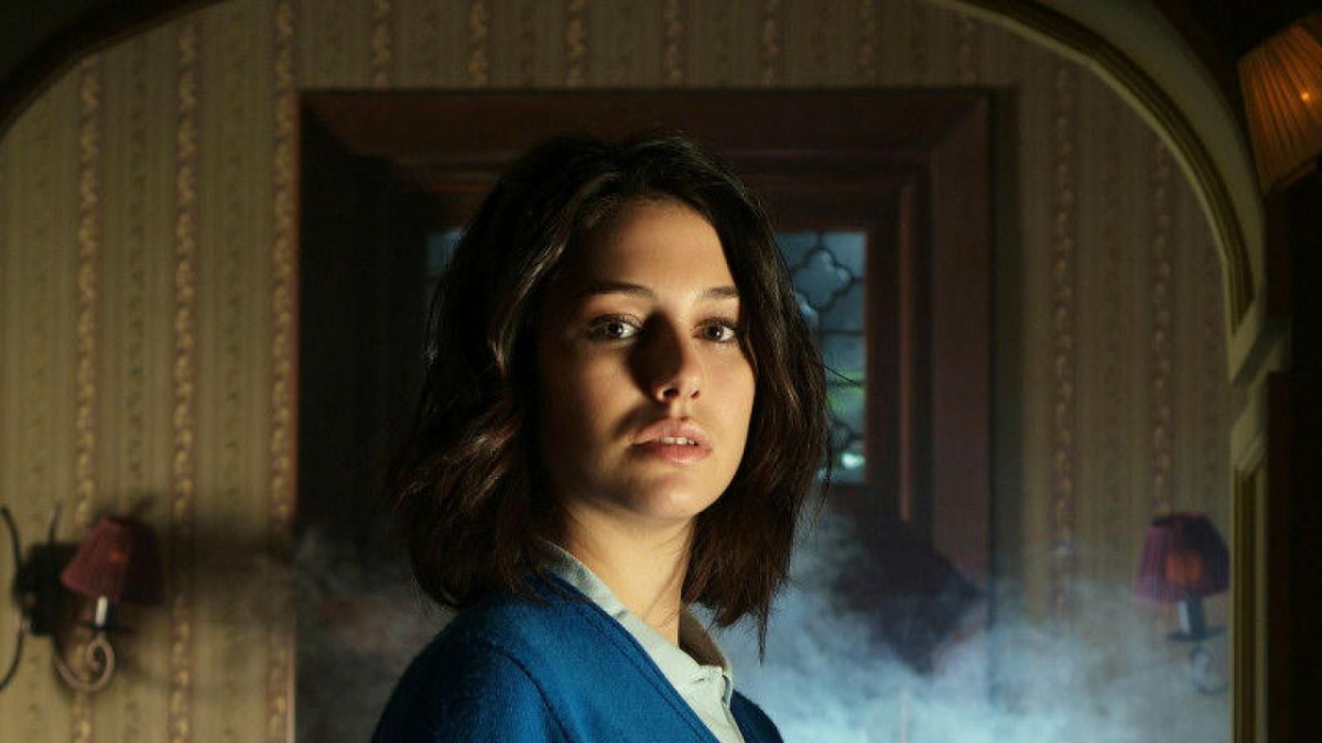 Su primera gran aparición en la pantalla fue en El internado. Su primera gran aparición en la pantalla fue en El internado.