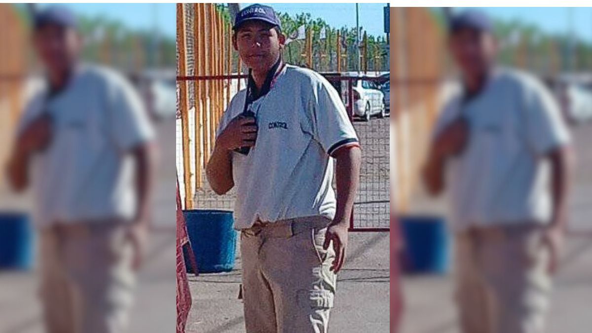 Genaro es un adolescente común, que va a tercer año de la secundaria y juega al fútbol. Dice que está muy agradecido con sus padres y los ayuda en lo que puede. Genaro es un adolescente común, que va a tercer año de la secundaria y juega al fútbol. Dice que está muy agradecido con sus padres y los ayuda en lo que puede.