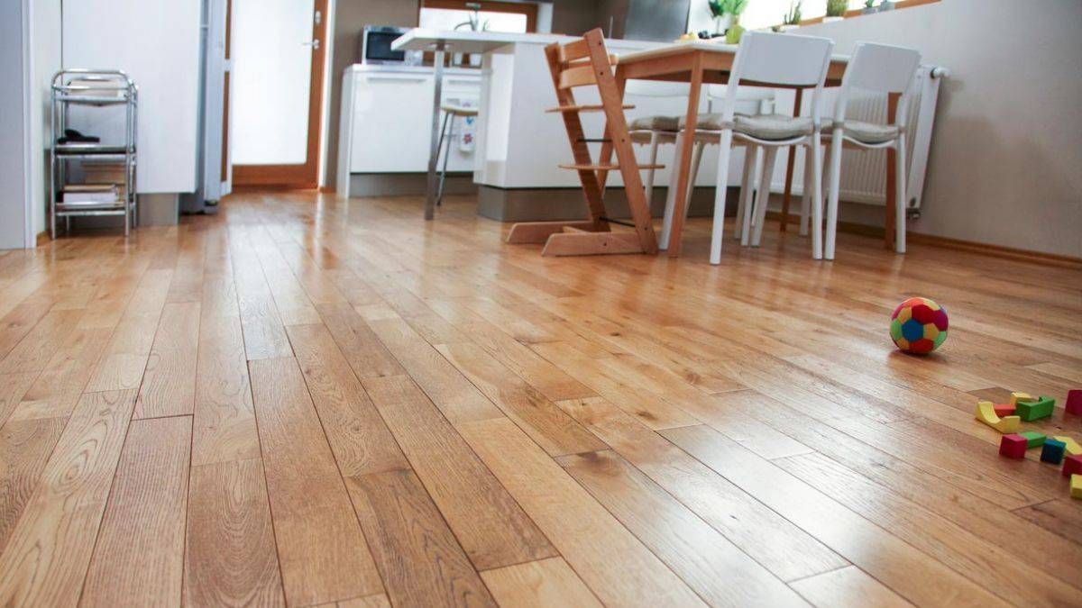 Para recuperar los pisos de madera de la casa prueba con estos eficientes y naturales trucos caseros de limpieza. Para recuperar los pisos de madera de la casa prueba con estos eficientes y naturales trucos caseros de limpieza.