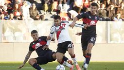 La jugada de la polémica por un posible penal a River.
