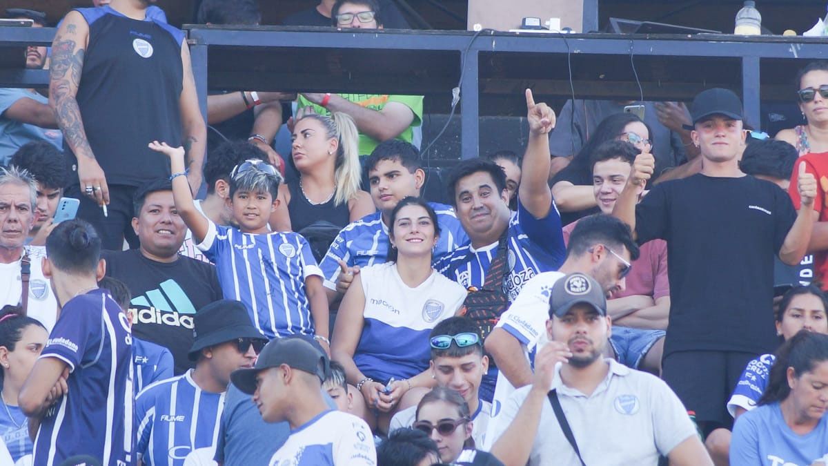Los hinchas de Godoy Cruz festejaron en el Legrotaglie. Los hinchas de Godoy Cruz festejaron en el Legrotaglie.