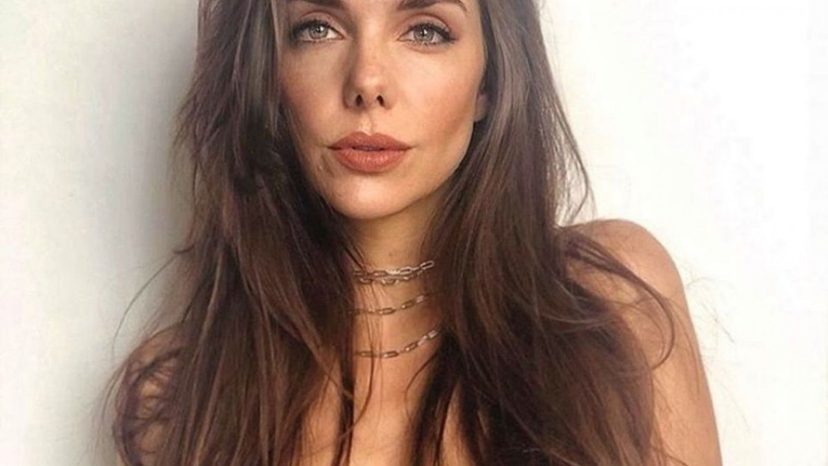 ¡Arrasó! Julieta Nair Calvo se bajó la bata y explotó todo