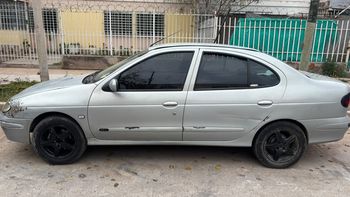 Tiroteo y persecución en Godoy Cruz: atacaron una casa a balazos y cayeron dos sospechosos con armas