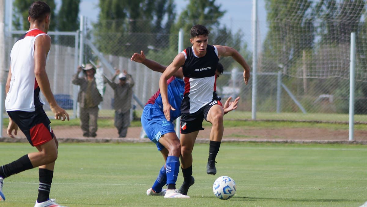Sábado con un amistoso que permitió a Godoy Cruz y Deportivo Maipú probar variantes y dar minutos a jugadores. Sábado con un amistoso que permitió a Godoy Cruz y Deportivo Maipú probar variantes y dar minutos a jugadores.