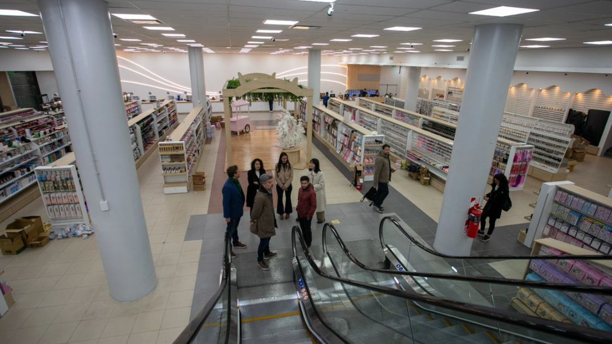 La tienda multirubro DD2 se instalará en el local donde funcionaba la ex Balbi, en pleno centro mendocino. La tienda multirubro DD2 se instalará en el local donde funcionaba la ex Balbi, en pleno centro mendocino.