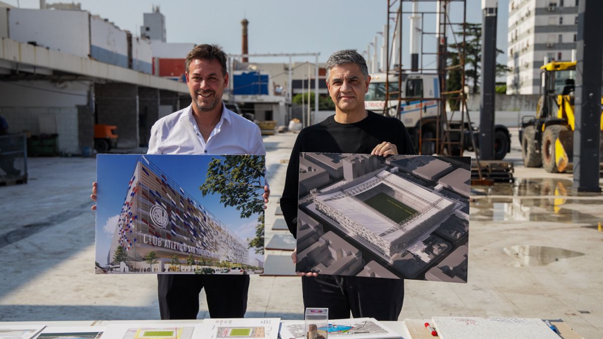 Sergio Costantino (izq.), presidente de San Lorenzo y Jorge Macri, Jefe de Gobierno de la Ciudad de Buenos Aires con el proyecto del nuevo estadio del club Azulgrana en Boedo.