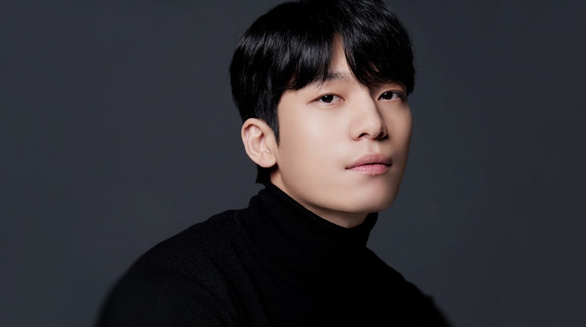 Wi Ha-joon protagoniza la serie. Wi Ha-joon protagoniza la serie.