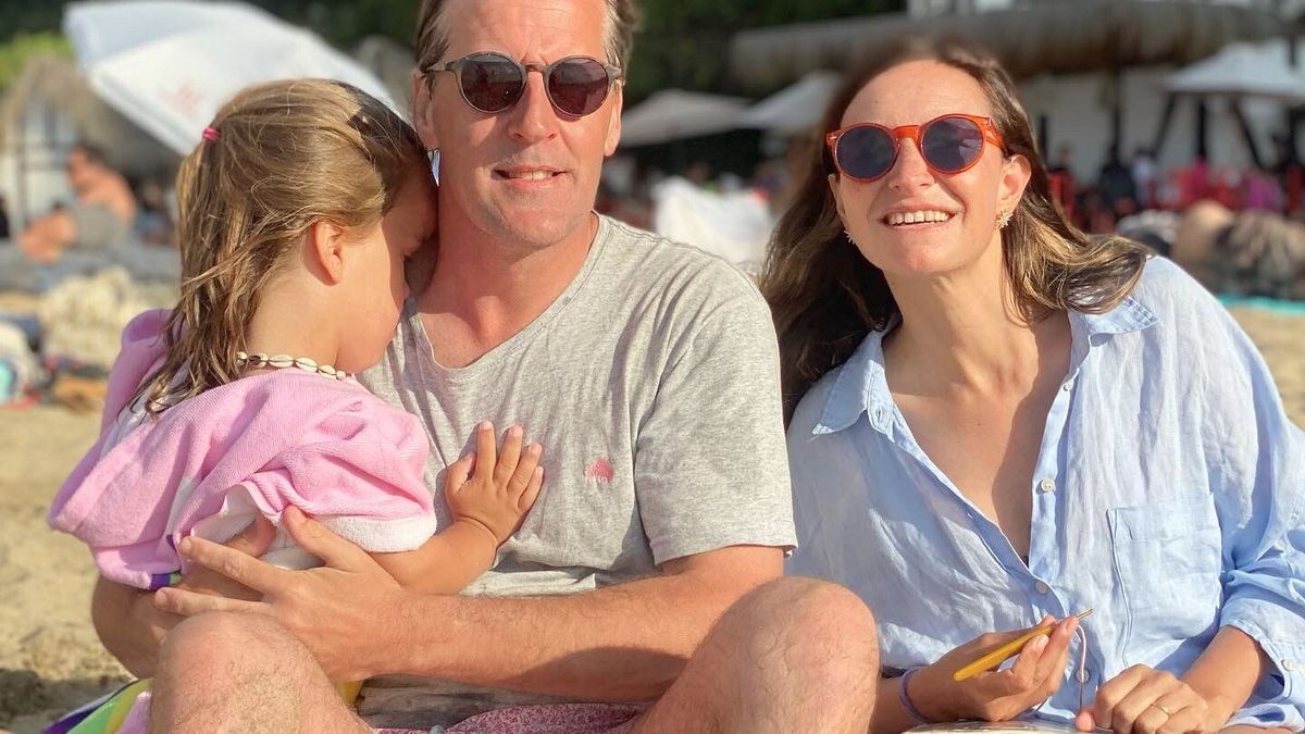 A partir de la experiencia de la familia con su hija mayor, Cecilia comenzó a escribir y compartir reflexiones sobre la acondroplasia. Con el tiempo fue construyendo una comunidad de seguidores. A partir de la experiencia de la familia con su hija mayor, Cecilia comenzó a escribir y compartir reflexiones sobre la acondroplasia. Con el tiempo fue construyendo una comunidad de seguidores.