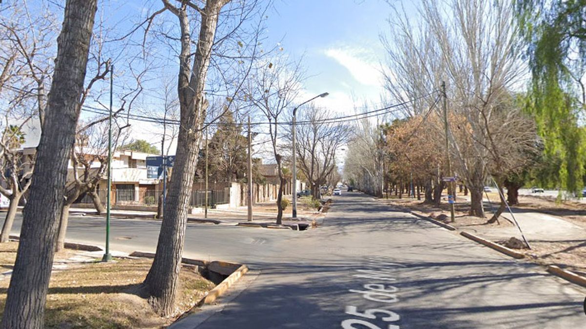 25 de Mayo y Olavarría de Guaymallén, el lugar donde se produjo el accidente entre dos motos y murió un hombre de 26 años.