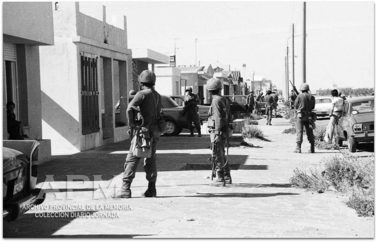 Locales barriales y sindicatos fueron ocupados antes del mediodía del 24 de marzo de 1976. Locales barriales y sindicatos fueron ocupados antes del mediodía del 24 de marzo de 1976.