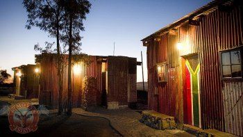 Shanty Town: el hotel al que van los ricos para sentirse pobres