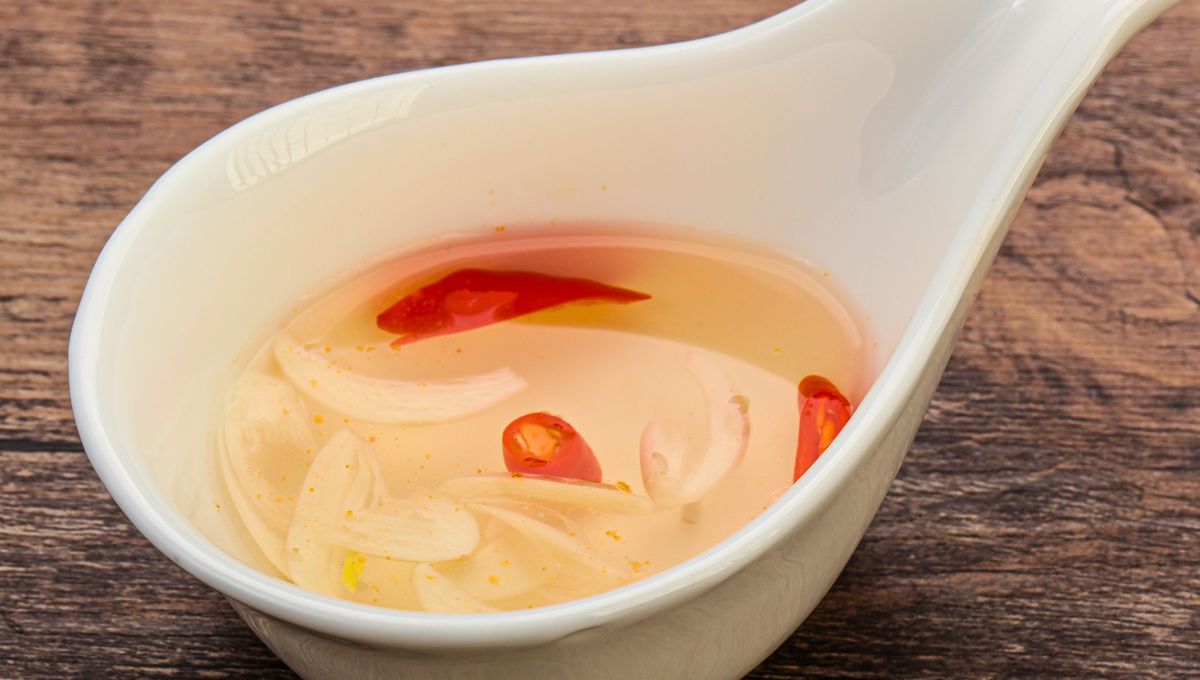 El vinagre de limpieza es más efectivo para limpiar, pero no sirve para trucos de alimentos El vinagre de limpieza es más efectivo para limpiar, pero no sirve para trucos de alimentos