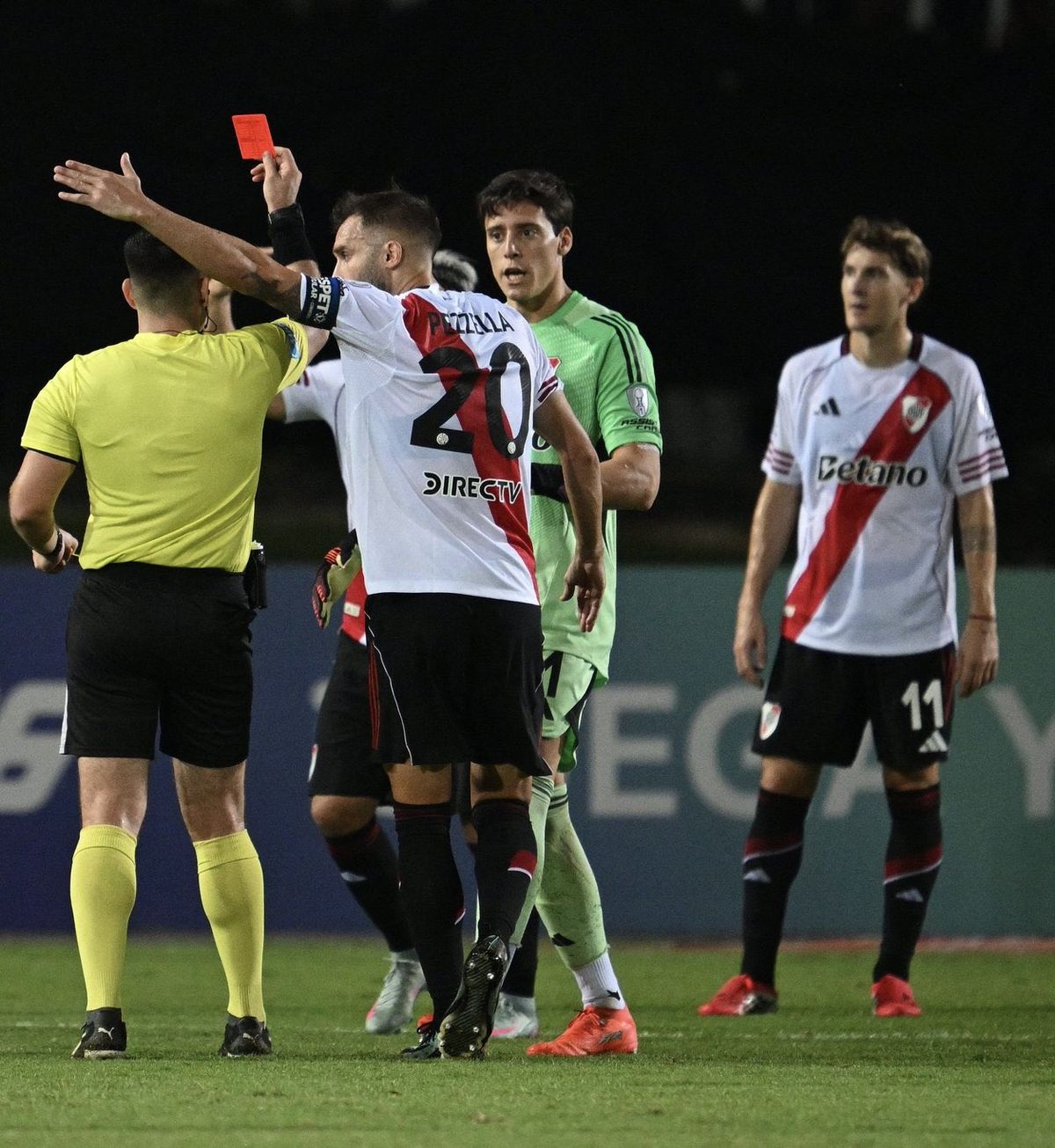 La expulsi&oacute;n de Santiago Beltr&aacute;n ante Carabobo en Copa Sudamericana.&nbsp;