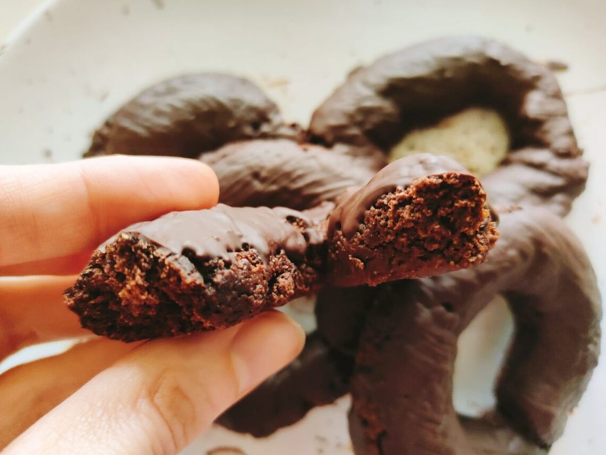 Aprendé a hacer rosquitas de chocolate keto: una de las recetas dulcas más exquisitas, sin harina, gluten ni azúcar. Aprendé a hacer rosquitas de chocolate keto: una de las recetas dulcas más exquisitas, sin harina, gluten ni azúcar.