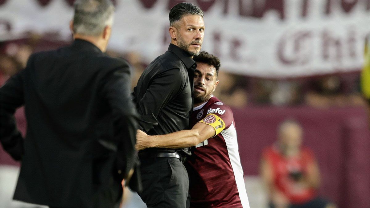 Martín Demichelis, el DT de River, el Laucha Acosta y Frank Kudelka.